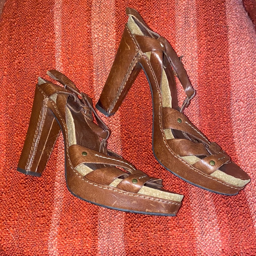 FRYE GRACE T STRAP HEELS NWOB SZ 9.5 - Picture 5 of 7